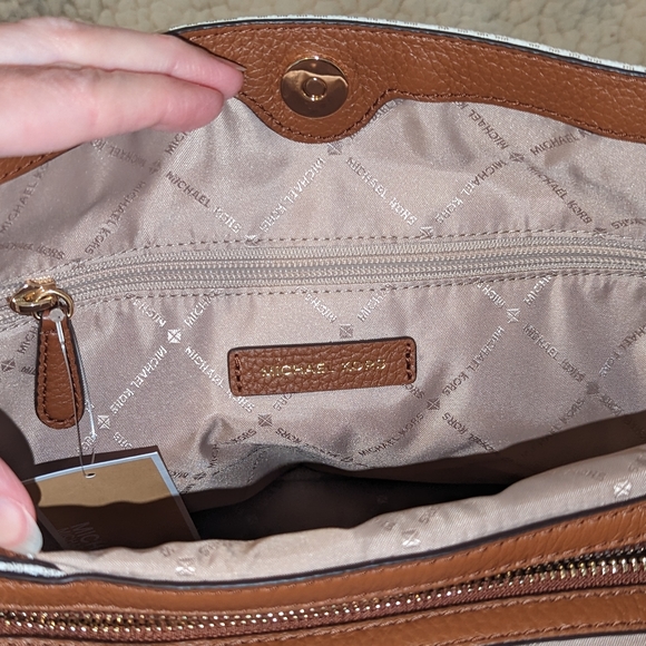 Michael Kors purse - Picture 8 of 12